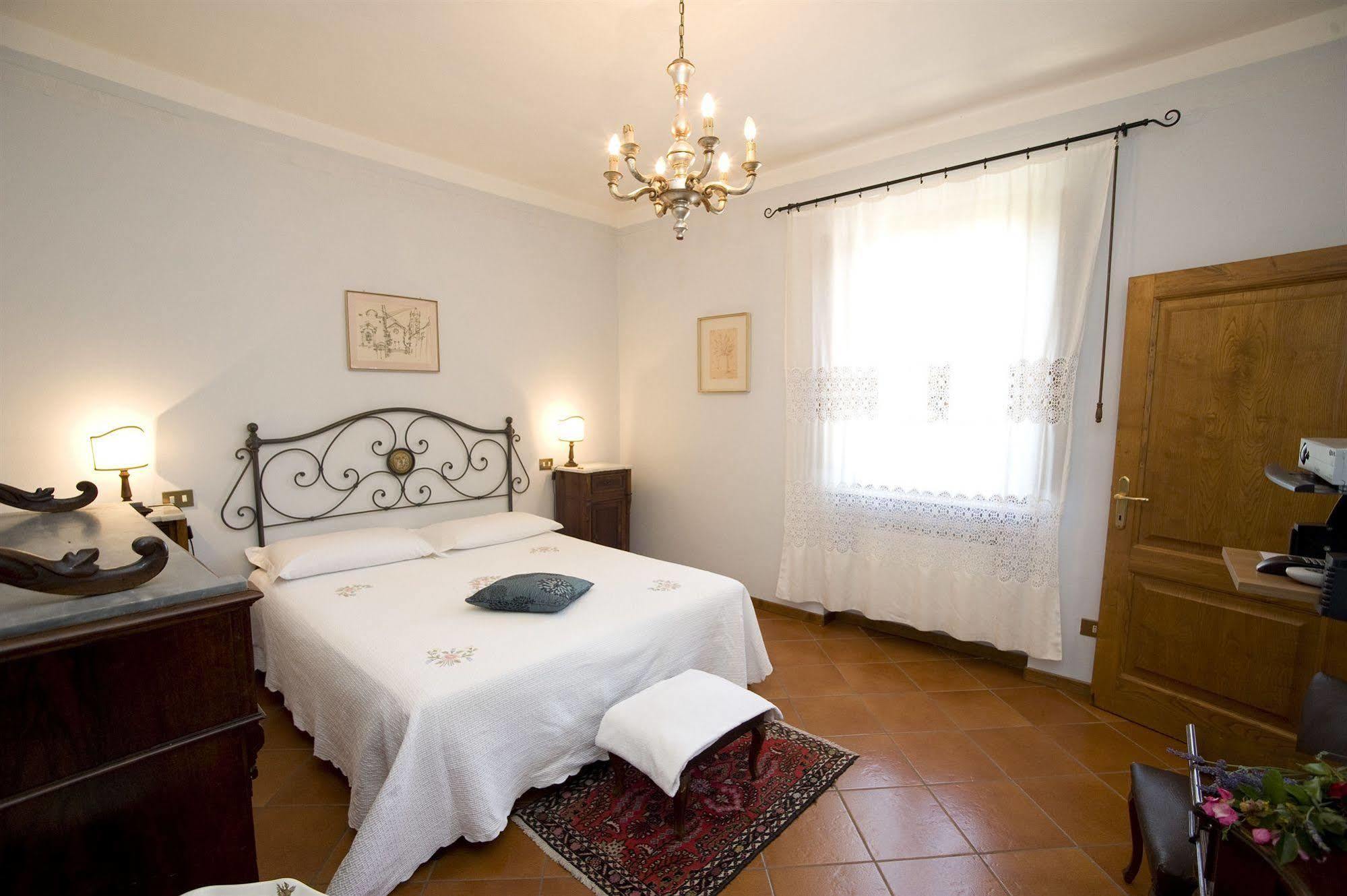 B&B Il Pettirosso Di Сиена Екстериор снимка
